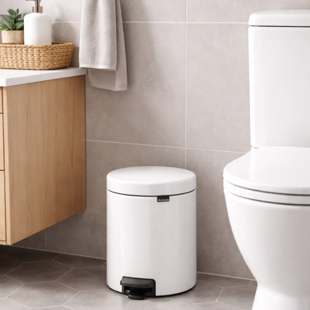 Balde de Lixo com Pedal Branco 5L